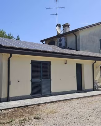 Immobile in asta di 502 m² con 3 locali a Ostellat