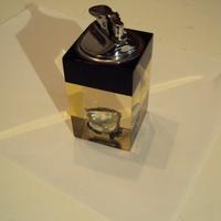 Accendino vintage su base resina d'epoca anni'60.