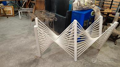 Supporto base in ferro per tavolo in cristallo 