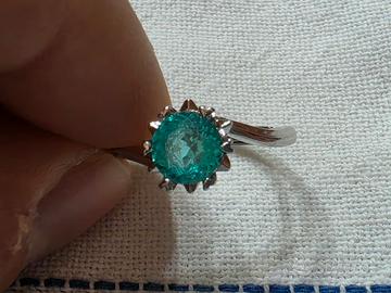 Anello con tormalina paraiba