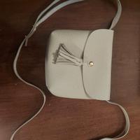 Borsetta e scarpe abbinate