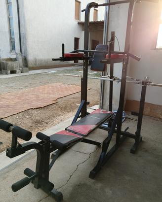 palestra compresa attrezzi