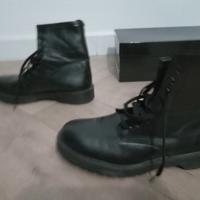 Anfibi uomo in pelle