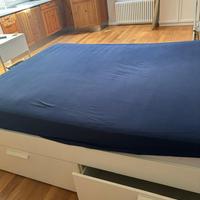 Letto una piazza e mezza con mobile a corredo