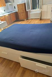 Letto una piazza e mezza con mobile a corredo