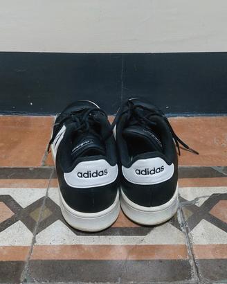 Scarpe Adidas uomo nere e bianche