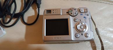 Nikon Coolpix 7600