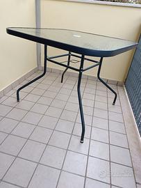 Tavolo esterno in vetro