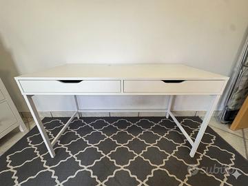 Scrivania moderna bianca – Come Nuova!