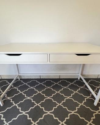 Scrivania moderna bianca – Come Nuova!