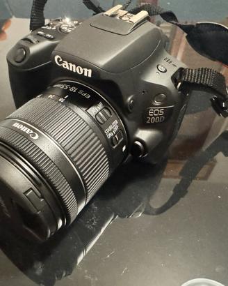 Canon 200D