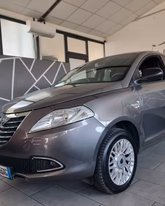 Lancia Ypsilon 0.9 TwinAir 85 CV 5 porte Metano Ec