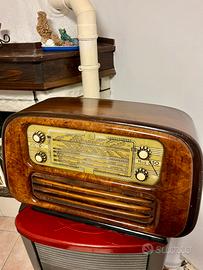 Radio d’epoca Victor Mod. 350 originale in legno