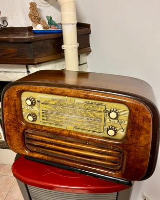 Radio d’epoca Victor Mod. 350 originale in legno