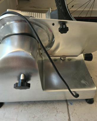 affettatrice semi professionale