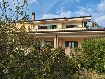 Colle Martino panoramicissima villa in bifamiliare