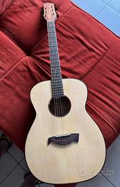 Chitarra acustica di liuteria