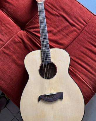 Chitarra acustica di liuteria
