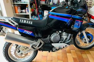 Yamaha xtz750 Super Tenere' (TOP)