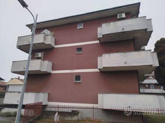 Immobile in asta di 97 m² con 3 locali e box auto