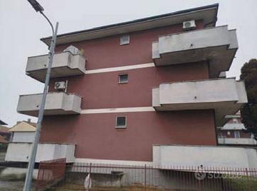 Immobile in asta di 97 m² con 3 locali e box auto 