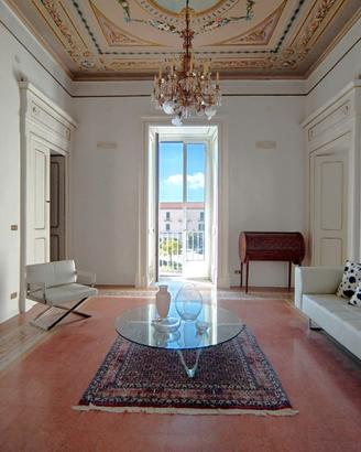 P.zza Vitt. Emanuele-appartamento di pregio