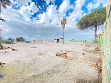 Piazzale Uso Deposito 4.000mq Rif. FL300