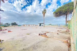 Piazzale Uso Deposito 4.000mq Rif. FL300