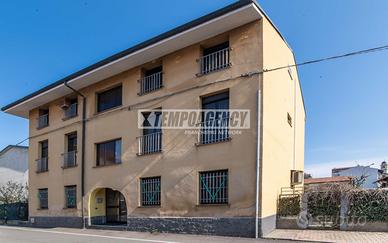 TRILOCALE IN CONTESTO SENZA SPESE