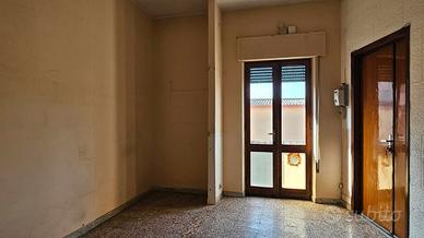 Appartamento da ristrutturare in zona centrale e s