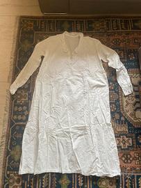 Camicia da notte vintage ricamata a mano
