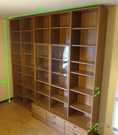 Libreria con vetrina e cassetti