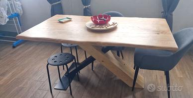 Tavolo in castagno massello