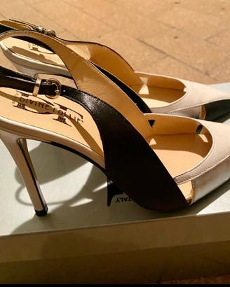 Décolleté aperto dietro