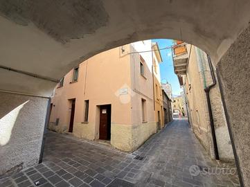 CASA SEMINDIPENDENTE A SIGILLO