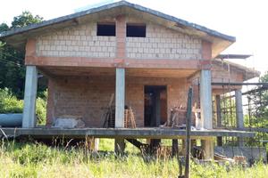Villa in costruzione immersa nel verde a Frosinone