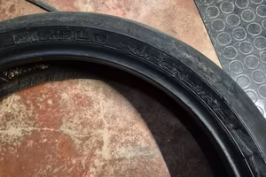 coppia di gomme slick anteriori 