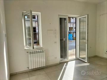 Ufficio ampio e molto illuminato