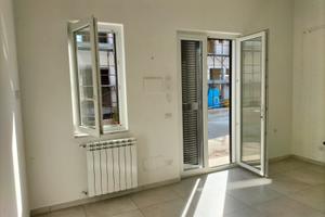 Ufficio ampio e molto illuminato