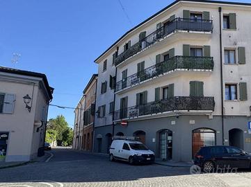 Appartamento di 113 m² con 5 locali e box auto a S