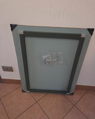 Specchio per bagno nuovo ancora imballato