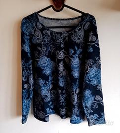 Maglia da donna blu a fantasia floreale 