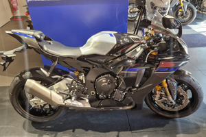 Yamaha R1 M km zero da immatricolare