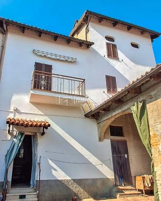 Porzione di casa a Maranzana 5 locali