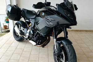 BMW F 900 XR Triple Black