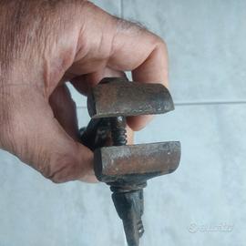 piccola morsa antica