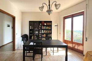 Villa di 167 m² con più di 5 locali e box auto a F