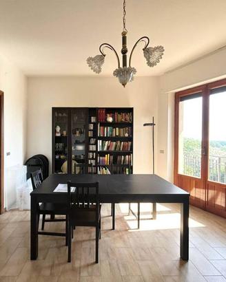 Villa di 167 m² con più di 5 locali e box auto a F