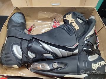 scarpe moto oxtar in buone condizioni 