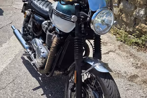 TRIUMPH BONVILLE T 120